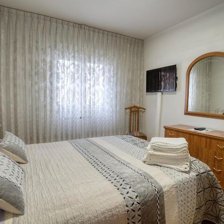 Apartamento Muy Amplio, Con Wifi Y A 12 Minutos Del Centro Gijon Exterior photo