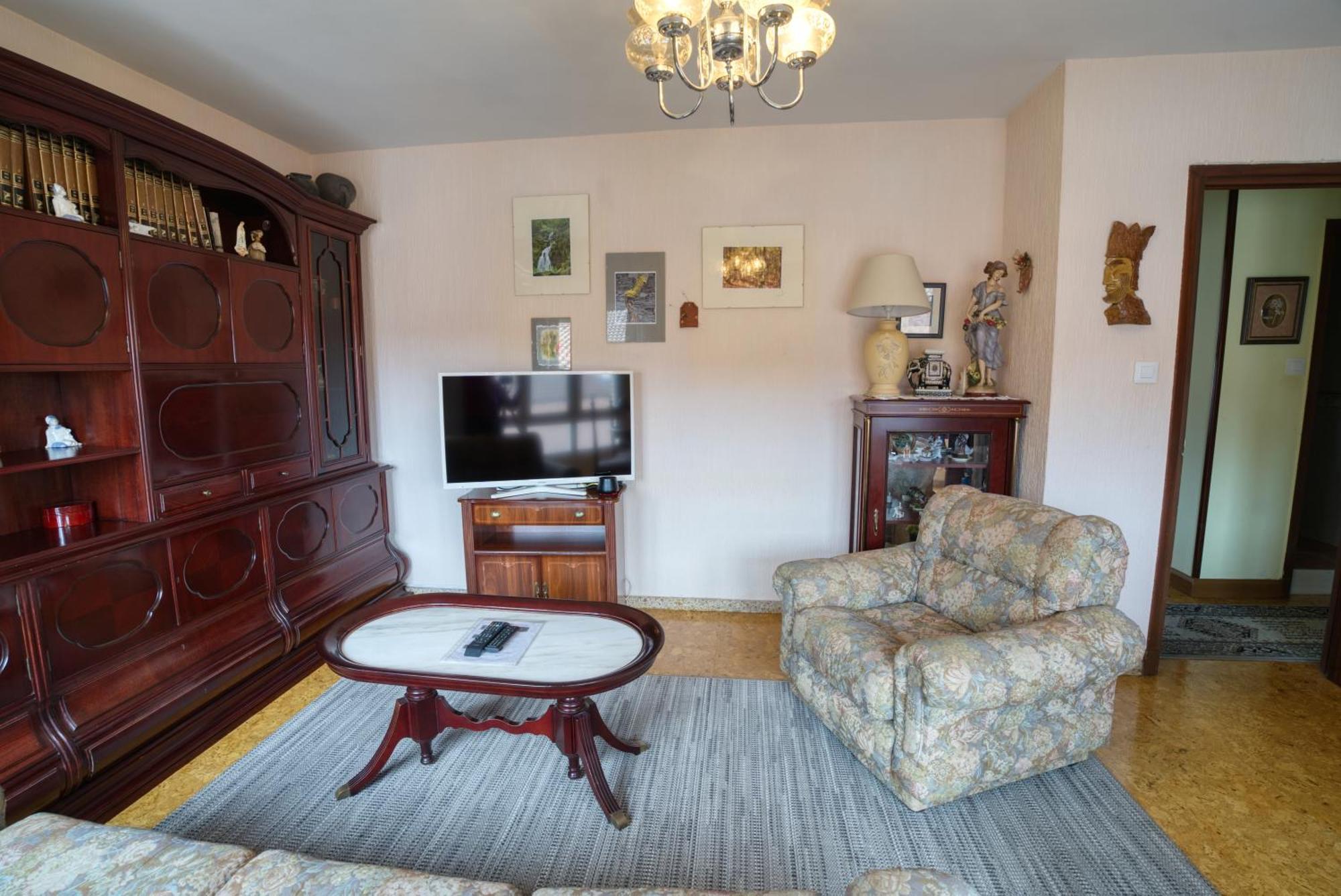 Apartamento Muy Amplio, Con Wifi Y A 12 Minutos Del Centro Gijon Exterior photo