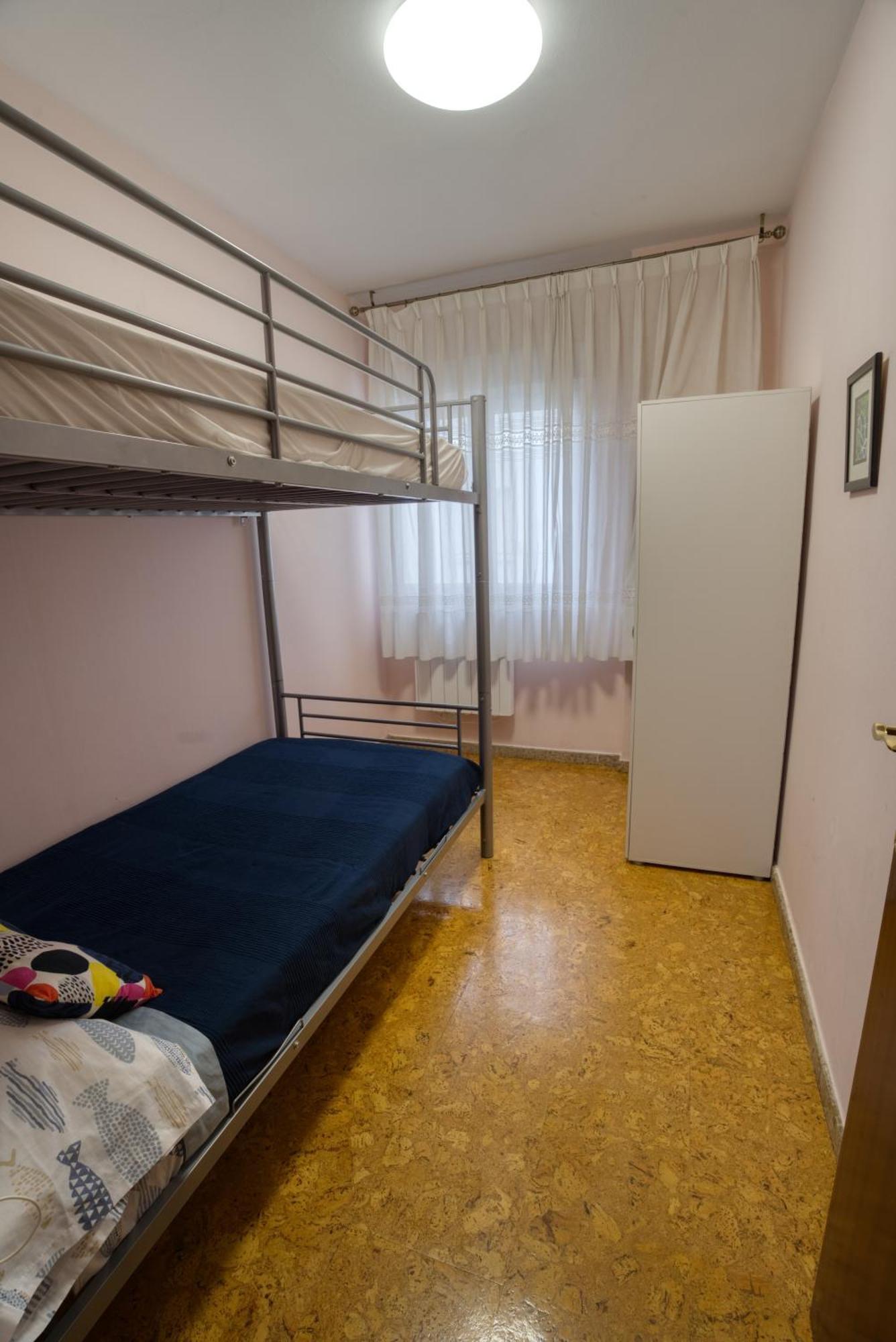 Apartamento Muy Amplio, Con Wifi Y A 12 Minutos Del Centro Gijon Exterior photo